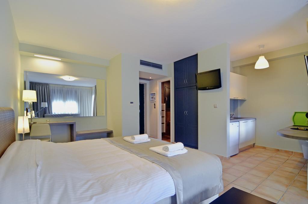 Ellopia Point Hotel Яніна Екстер'єр фото