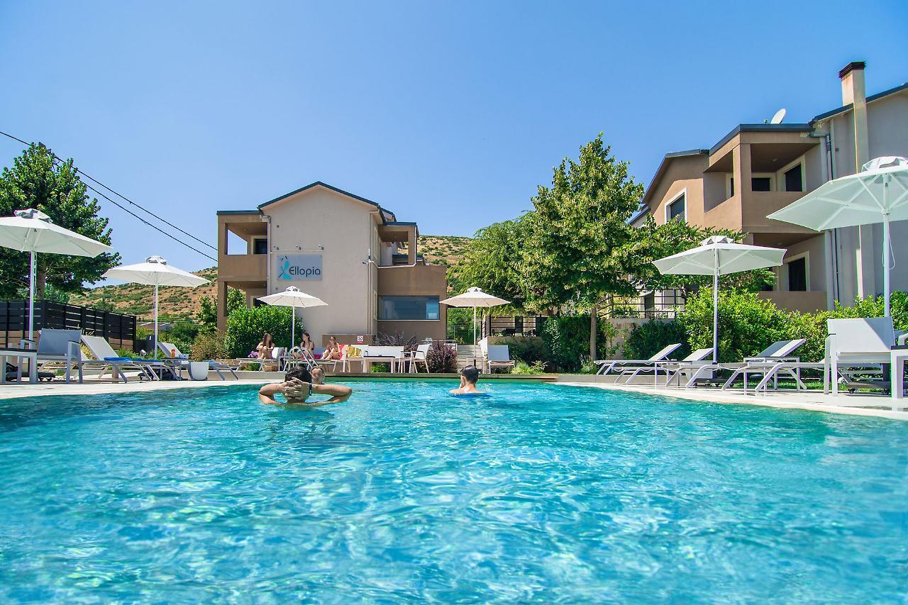 Ellopia Point Hotel Яніна Екстер'єр фото